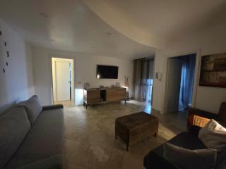 DDN House Bari - Apartment near Airport with Big Terrace Sleeps 6 - Macchie - 9