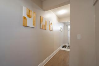 Bright and Spacious 3BR, 2,5 Bath Home in Caledon - 2