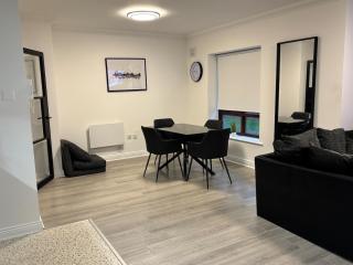 Modern Spacious Flat near City and Airport with parking & WiFi - 2