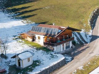 Cozy Tyrolean Home Quiet View and Dogs Welcome - 0