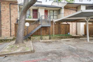 Whole 1 Bedroom Apt w Swimming Pool Condo 2 Mi to White Rock Lake! - 9