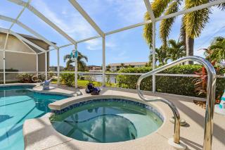 Waterfront Bliss with Pool, Spa & Gulf Access - Paradise on the Canal - Roelens - 7