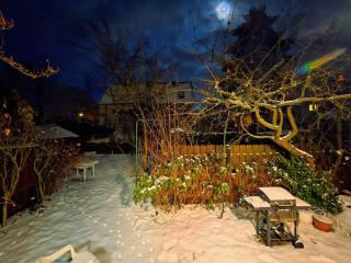 Villa mit Garten und Terrasse - 3