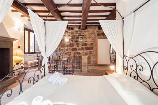 Katalay House 3 Bedrooms with Bathroom Downtown - 5