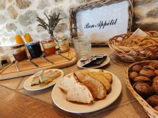 La Source Du Bonheur Chambres et Table d'Hôtes - 6