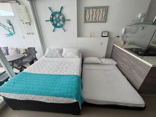 Apartaestudio con hotel y playa - 1