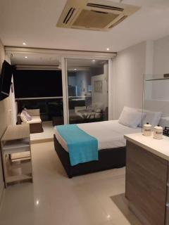 Apartaestudio con hotel y playa - 4