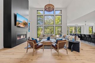 Dunegrass Path by Juniper Holiday + Home - 9