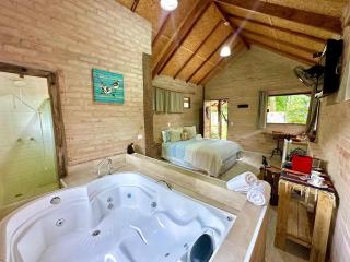 Chalé Rústico com Hidromassagem em Santo Antônio do Pinhal - 4