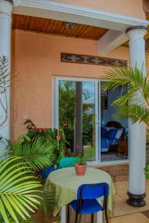 Vanny's Garden Retreat - 8