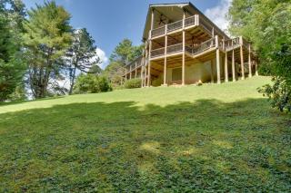 Stunning Dillard Home with Yard in Sky Valley! - 9