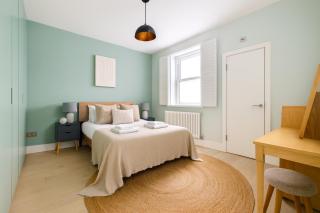 Exceptional 2 Bed Flat near Dulwich Park - 3