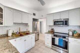 Coastal Home Near Palm Beach Patio and Beach Gear! - 2