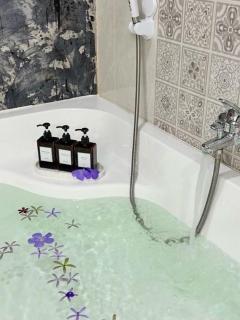 Mama House Suite Room With Bathtub C1 - 1