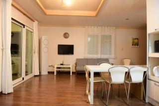 Jennyville Pension - 9