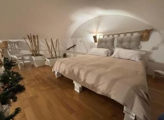 Mattinata, antico pianoterra ristrutturato in pieno centro storico - 2