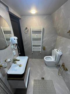 Eastlight Cottage - 1