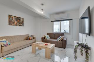 Parrots Paradise 100m from Finikoudes beachfront - 8