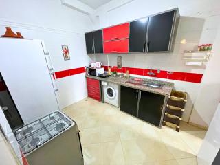 2BR Elegant Apartment with Balcony 2 min to City Center - 1