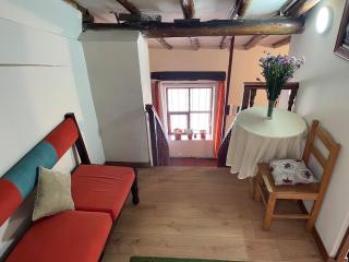 Spacious Family Apartment 3 Min from Main Square - 1