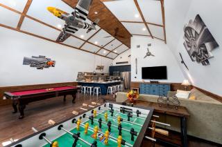 Terracotta Retreat Sleeps 54 Pool & Hot Tub - 8