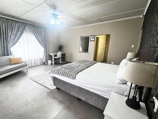 The Bloemhof Stay - 3