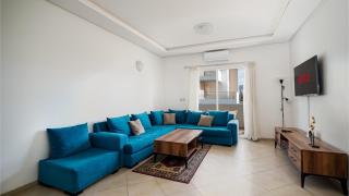 Modern Apartment with Balcony - 9