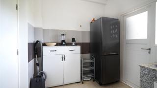 Modern Apartment with Balcony - 8