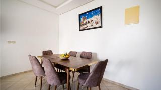 Modern Apartment with Balcony - 4