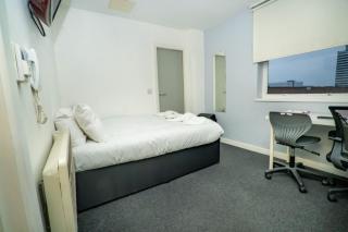 2 Budget En-Suite Rooms w Kitchen in Coventry - 1