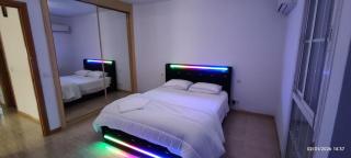 Modern entire house for 12, Pool, Cinema Bar - 6