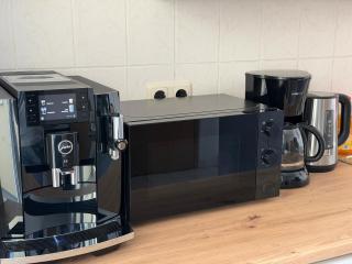 Große Wohnung mit 3 Schlafzimmern & 6 Boxspringbetten, WLAN, Smart TV, Parkplatz, Waschmaschine & Trockner - 1