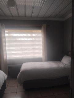 Ikhutseng Guesthouse - 4