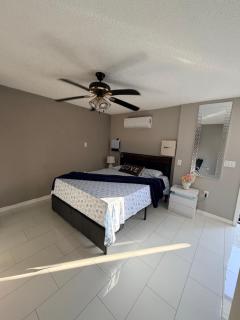 Nice private room with separate entrance - 2