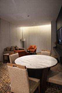 LeChateau Boutique Hotel - 8