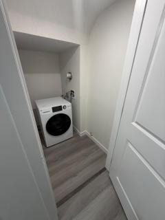 Brand New 1 Bedroom Basement Suite in Southwest - 8
