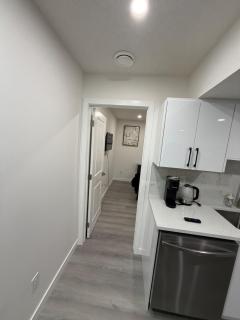 Brand New 1 Bedroom Basement Suite in Southwest - 7