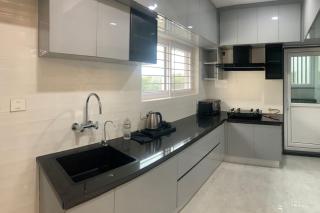 DeVerveil Service Apartment - 1