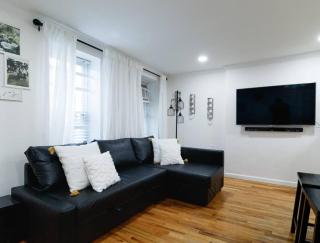 Midtown West Furnished 3 Bedroom Apartment - 1