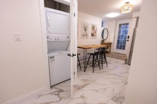 Modern Renovated Suite Near Downtown Toronto & The Beaches - 8