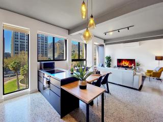 City Oasis Apartment with Rooftop Pool - 7