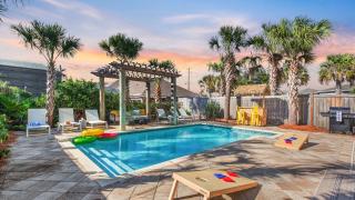 Sleeps 18 Private Pool Hot Tub Near Beach Miramar Dream House by AvantStay - Destin - 0