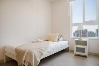 Charming 2BR Retreat for Five in Lively Nunoa - 7