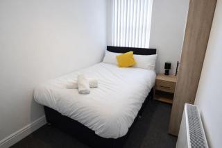 The Big Home - 8 bedrooms, 11 Beds, Long stays welcome, Free parking - 5