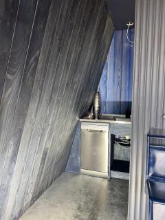 Blue Moon Apartment-Epic Mountain views Wanaka. - 1