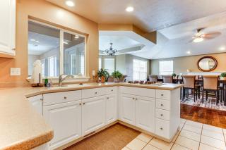 Luxe Draper Retreat w Pool, Sauna and Theater - 1