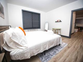 Excellent Location-20 Minutes to NYC-Free Parking - 2