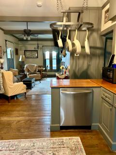 Historic King House Above The Keep Tavern - 0