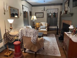 Historic King House Above The Keep Tavern - 7