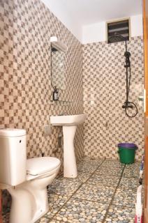 Appartement Lomé Togo Spacieux et Meublé 4 min de l'aéroport Wifi et Espace aéré gratuit Eau chaude Compteur Electrique personnalisé Gaz butane disponibles dont chargement à charge du voyageur - 1